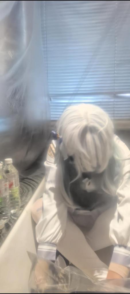男生金粉流萤 男生在浴室穿春日手信流萤玩金粉，有涂脸涂身，入眼，一小时十分钟后有清洗镜头介意请提前推出