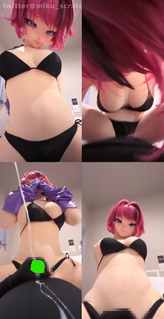 NO.458 ゆさゆさ+NO.459 手コキ射精 素体娃娃身着肉色全包紧身衣并头套全包裹粉毛魅魔头壳，外搭比基尼风格的性感内衣，在酒店床上和主人亲昵欢愉。玩偶为主人涂上润滑油然后在女上位的姿势下缓缓坐下将棒棒插入蜜穴，慢慢地扭动起来...欲望渐渐高涨，人偶脱下内裤胖次露出自己的棒棒，任由主人疯狂拨弄...在持续的快感和娇喘呻吟中，娃娃终于忍不住了疯狂喷射，牛奶喷得到处都是...最后玩偶做出耶的手势展示胜利结算...这算不算也是一种颜射...？<br>素体の人形は肉色の全身レオタードを着て、頭のカバーはすべて粉毛魅魔頭殻を包み、ビキニ風のセクシーな下着をつけて、ホテルのベッドの上で主人と親しく楽しんでいます。人形は主人に潤滑油を塗ってから、女性の上位の姿勢の下でゆっくりと座って棒を蜜穴に挿入し、ゆっくりとねじる...欲望が高まると、人形はパンツを脱いで太って棒を露出し、主人に翻弄された。..持続的な快感と嬌喘のうめき声の中で、人形はついに我慢できずに狂ったように噴射し、牛乳があちこちに噴き出した。..最後に人形がイェのジェスチャーをして勝利決算を示す.これも一種の顔射ではないか。..？<br>The nude doll is dressed in a flesh colored all inclusive tight fitting suit and a full pink hair magic head shell, paired with a sexy bikini style lingerie, and intimately enjoys with its owner on the hotel bed. The doll coated the owner with lubricant and slowly sat down in the female upper position, inserting the stick into the honey hole and twisting it slowly The desire gradually surged, and the doll took off its underwear to reveal its strength, allowing its owner to playfully manipulate it In the midst of continuous pleasure and moans, the doll finally couldn't help but spray wildly, with milk spraying everywhere Finally, the doll made a gesture of 'yes' to show victory and settlement Can this be considered a form of facial expression ..？<br>#kigurumi#kig#zentai#fetish#mask#doll#futanari#masturbation#full head hood#encasement<br>#玩偶装#全包紧身衣#恋物#面具#人偶#全身连体衣#扶他#扶她#伪娘#小男娘#全包头套#皮物#皮モノ#皮の物<br>#キグルミ#全身スーツ#フェティッシュ#マスク#ドール#着ぐるみ#全身タイツ##デンマ#才ナ二—#ゼンタイ#ふたなり#全頭マスク<br>#比基尼#bikini#ビキニ#雌小鬼魅魔#miku_scratch#miku-scratch#miku scratch#succubus#橡胶手套#乳胶手套#rubber gloves#latex#强高#榨精<br><span style='color:#b0b0b0;'>[隐藏文字，购买后可见]</span>
