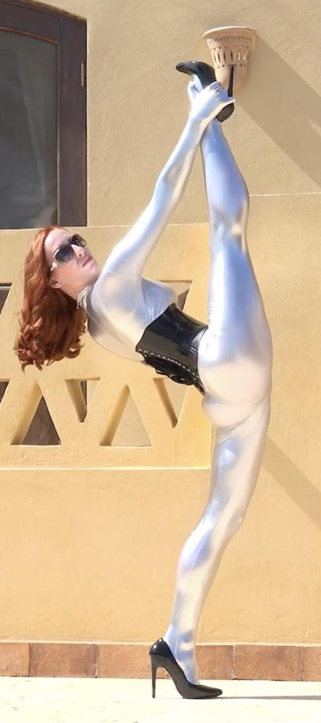 brunette bending erotically in the hot egyptian 搬一波经典的系列，250部，肝了很久，整个人都肝麻了，终于能在五一假期给大家献上了。<br><br>该系列简称W4F，内容繁杂，元素丰富。<br>涉及各种恋物的方向 —— zentai、胶衣、丝袜、体操服、柔术、一字马、女同、男女、SM调教等等。<br><br>预览图做的很全面，大家购买时参考预览图就好了。<br>量太大了，所以文案就不写了，预览15秒也不选了，请海涵见谅。<br><br>还望大家多多支持捧场，祝大家五一节日快乐。<br><br><br><br><span style='color:#b0b0b0;'>[隐藏文字，购买后可见]</span>