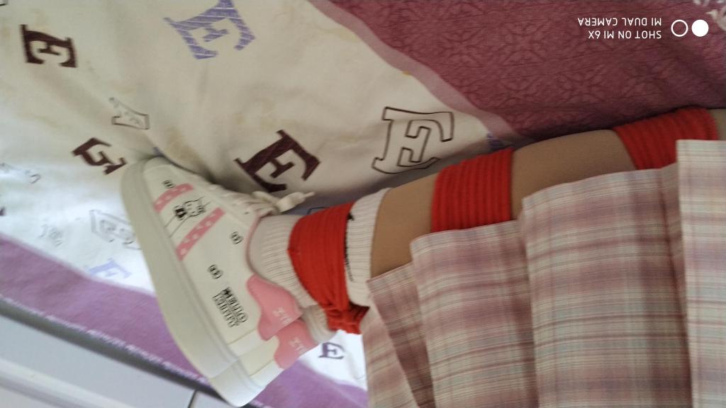 求怎么样让大腿的绳子挣扎的时候不滑落 - 求怎么样让大腿的绳子挣扎的时候不滑落 [帆布鞋,棉袜,运动鞋,鞋子,短裙（百褶裙）,短裙]