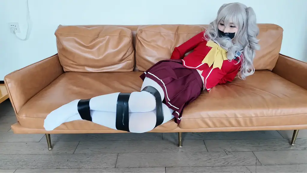 【Chrisgag cosplay系列】友利奈绪居家自缚 被入室绑架捆绑挣扎-上半部分 Chrisgag cosplay系列 遭遇危机的友利奈绪-上半部分<br>友利奈绪在家中自缚娱乐，却被入室绑架，胶带捆绑封嘴后被麻绳捆绑玩弄，娇喘连连<br>极致的沉浸式胶带封嘴挣扎纯享，快来帮帮友利奈绪<br>定拍qq：3979576715 vx：ChrisYu9901