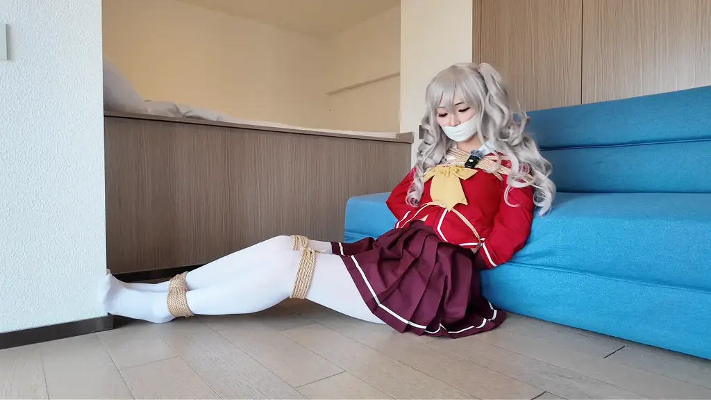 【Chrisgag cosplay系列】友利奈绪居家自缚 被入室绑架驷马捆绑挣扎-下半部分 Chrisgag cosplay系列 遭遇危机的友利奈绪-上半部分<br>友利奈绪在家中自缚娱乐，却被入室绑架，胶带捆绑封嘴后被麻绳捆绑玩弄，娇喘连连，后被驷马玩弄<br>极致的沉浸式胶带封嘴挣扎纯享，快来帮帮友利奈绪<br>定拍qq：3979576715 vx：ChrisYu9901