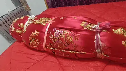 多层棉被包裹体验奴 初次体验棉被包裹.女主一定会让他记忆犹新！嘿嘿！