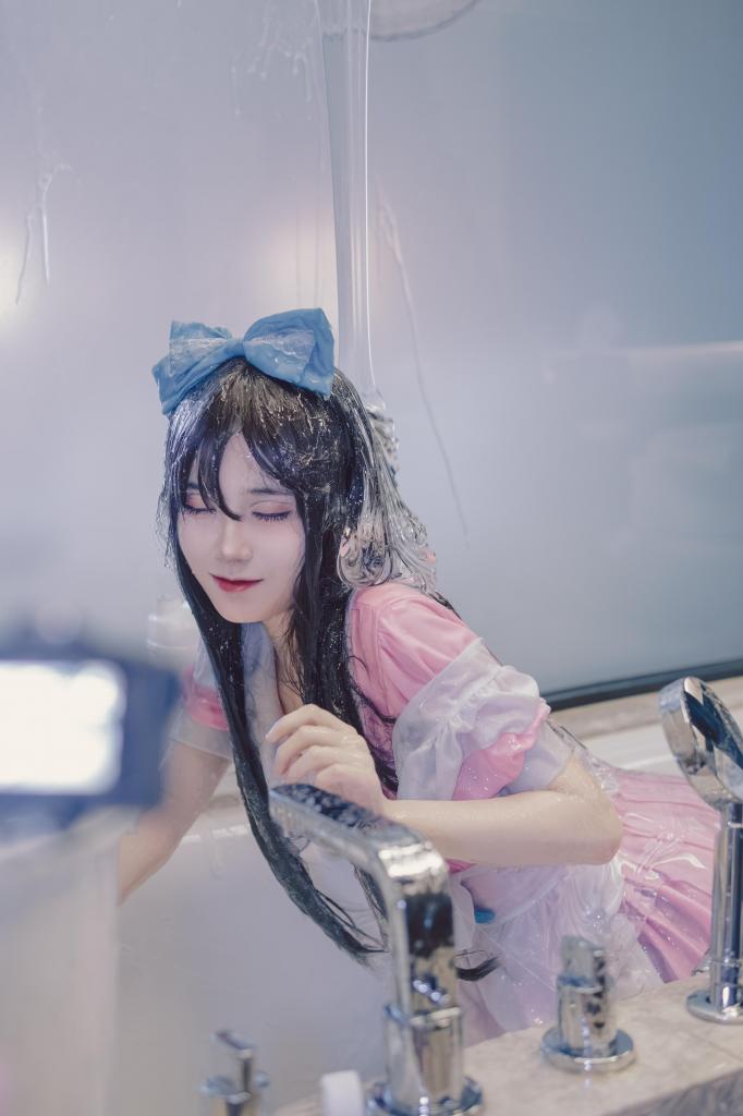 NPWM-0003 蜜流灌注 白研女仆 这次是湿身粘液，加入了可食用的史莱姆，甜滋滋的一定很好吃吧，小姐姐和服装都很可爱，慢慢被淋湿真的很瑟！！！全身都湿漉漉的好像被史莱姆包围了一样，视频45分钟 还有图集178张，因为是才入驻进来，所以价格要比我的原价要低一些，也算和大家混个眼熟，做一个小福利，如果喜欢的话，请多给我一些支持多多创作吧！爱你们！<span style='color:#b0b0b0;'>[隐藏文字，购买后可见]</span>