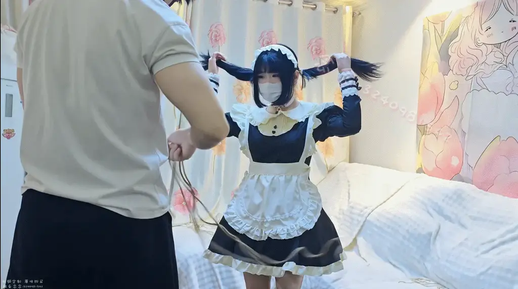 【念念】女仆装龟甲+并腿缚捆绑过程 低价福利~ 因为衣服很好看所以专门拍了过程，低价放出来~感觉过程还蛮有意思的，小伙伴绑的时候我一直在玩绳子所以导致小伙伴有点恼火hh<br>联系念念：3240981542 备用：1260569861