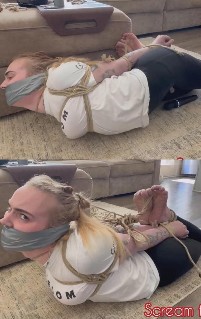  Caitlin - First Time Tied 说真的，这绝对是我第一次经历真正意义上的捆绑。这段视频纯粹是为了好玩才拍的，所以开头那一点点“电视雪花”般的噪点，大家就别太介意了。<br><br>当然，我以前确实被绑过几次，但那些捆绑师技术烂透了，我轻轻松松就挣脱了，哈哈。<br><br>不过，至于“主人”（Sir）嘛……嗯。他可不是那种会跟你闹着玩的人。他先是把我的嘴塞得严严实实，然后又缠绕封死；接着又把我的头发、脚趾、手肘——凡是能想到的部位——全都给绑了个结实！我试着挣脱过，但这一次彻底没戏了。他不仅仅是我的主导者（Dom），更是一位虐恋者（Sadist），特别热衷于逼迫我达到那种超越生理极限的快感高潮；因此，作为一场意志力的较量，他强迫我必须始终平躺着，身体紧压在他预先垫在我身下的那根震动棒上。Legitimately the first time I’ve taken a real tie. This was only filmed for fun, so don’t mind a bit of TV noise initially.<br><br>Sure, I’d been tied a couple times prior, but the riggers sucked and I got out lol<br><br>Sir, however…well. He doesn’t fuck around. He packed my mouth then wrapped it shut, bound my hair, my toes, my elbows - name it! I tried to get out but not this time. He isn’t just my Dom, he’s also a Sadist who enjoys making me cum beyond my capacity, so as a little battle of wills, he makes me continually lay flat on my wand he places under me.