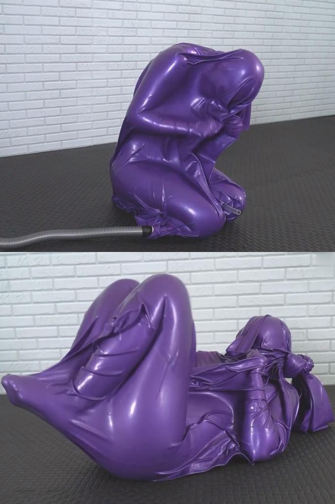Lilac latex cocoon vacuum no escape 索尼娅发现自己又陷入了另一个困境：她那淡紫色茧上的结系得很紧，她逃脱的机会为零。Sonya found herself in yet another difficult situation: the knot on her lilac cocoon was tied very tightly, and her chances of escape were zero.