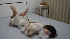象人定拍-花花-紧密柱缚+失控模式挣扎！ 1.花花展示穿戴的啵啵呗 透明雨衣 嘴巴塞满，透明封嘴<br>柱缚紧密捆绑，打开玩具，头也绑在柱子上<br>2.雨衣反穿，嘴巴塞柠檬 口球，打开失控模式 欣赏挣扎<br>——————————————————————————————————————————————<br>因为百度云经常和谐，所以尝试双层解压，<br>解压密码：xiangren123 第一次解压文件后缀改为zip，<br>原密码再次解压以后，把后缀改成mp4 即可观看<br>切勿在百度云中直接观看，容易被和谐!!!!!<br>线上定拍线下约拍。<br>QQ：192370054（注明来意）