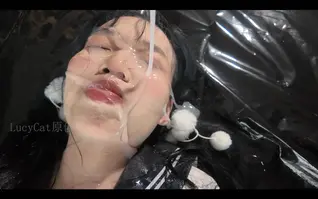 水手服少女的史莱姆黏液体验（预览！） ！！注意！！这是预览视频！LucyCat的原创作品哦，模特妹妹穿着水手服搭配小皮鞋和过膝白丝接受黏液惩罚（奖励），完整版将于5.14或15日上架