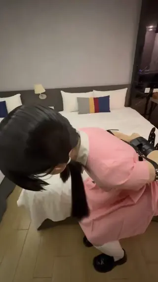 這娃挺耐電的，有人要試試嗎？ 終於還是走到了挨電這一步<br>（其實這娃挺耐電的，有人要試試嗎？<br>ついに電気を食らうところまで来てしまった。<br>（実はこの子はかなり電気に耐えられるんだ。誰か試してみたい人はいる？<br>In the end, it's come to the point of getting shocked.<br>(Actually, this kid can really take electricity. Anyone want to give it a try?<br>#玩偶服#乳胶#振动道具#欢愉娃娃#恋物#面罩#伪娘<br>#着ぐるみ#ラバー#ビン#バイブ#セックスドール#フェチ#マスク#男の娘<br>#kigurumi#rubber#Vibrator#sex doll#fetish#mask#Femboy<br>屘妹的大玩偶@kig_mazu_tamako