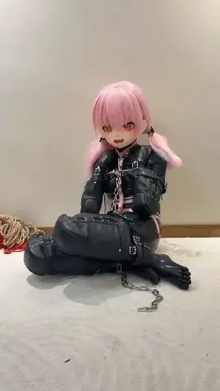 又被抓住了...乳胶里面黏黏的好难受 kigurumi、人形犬、拘束、伪娘、着ぐるみ、玩娃、k9、犬缚、ヒトイヌ<br>视频原创者：幻梦@Huan___Meng