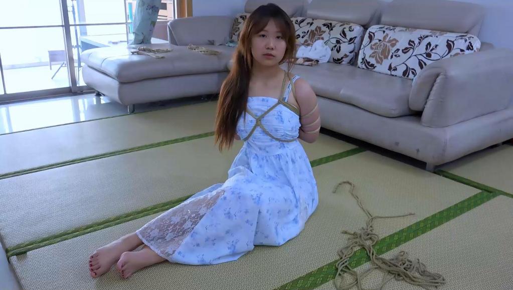 【子衿原创】30602 小杨五花口球一个人放置在家 百度下载解压密码：zjsy,子衿工作室向全国绳艺爱好者提供：体验捆绑绳模服务、绳艺作品销售、作品定制、视频网调、原味等，另外本店招募绳模，。<br>订拍请联系QQ：3663605154