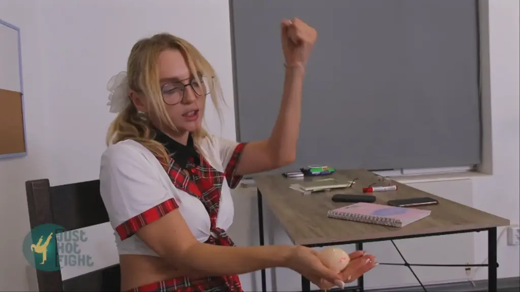 LETHAL BLONDE VS FEMALE DOMINATION TEACHER our super heroine Olga interrupts the teacher in a class on female domination. The teacher doesn't like it and wants to put the student in her place. 