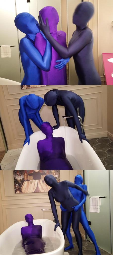 Zentai Madness part 2 三人游戏————上<br>睡袋女不堪凌辱，趁机跳逃，又被反应过来的两个人追回，直接丢进浴缸里放水开淹。<br>看着睡袋女在浴缸里无助蠕动，两个女同兴奋地抱在一起缠绵抚摸摩擦，甚至模仿做爱，浪叫了起来。<br><br>注：<br>预览图因为压缩过，所以有的略糊。但是视频都是2K/4K，请放心购买。<br>此次更新量大管饱，造成的刷屏，请大家海涵。<br><br><span style='color:#b0b0b0;'>[隐藏文字，购买后可见]</span>