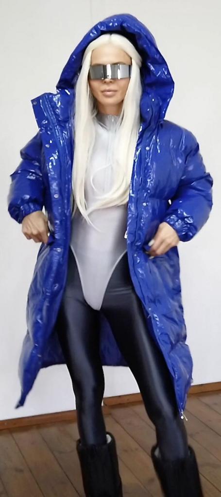 Steffi and Various Long Puffy Coats 1——<br>这个系列之前原创区那边受限于供货方要求，价格搞得很贵，让很多朋友们爱而不得。<br>这次直接搬运区用合理的价格让大家好好的爽一爽。<br>买之前仔细甄别一下，买过的就不要再买了，没买过的就狠狠冲吧。<br><br>2——<br>此次更新量大，工作量超标。<br>大家参考预览图肯定能看懂的。所以文案就不哆嗦了，预览15秒也不选了。<br>更新期间造成的刷屏，请大家海涵。<br><br><span style='color:#b0b0b0;'>[隐藏文字，购买后可见]</span>
