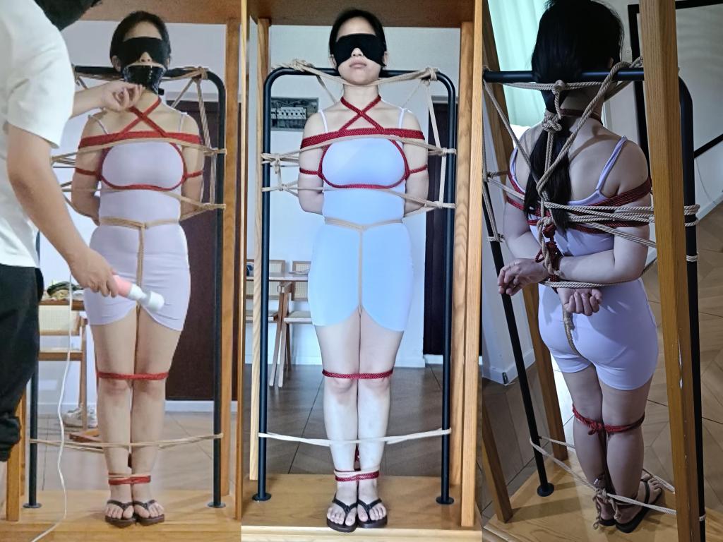 美少女人体家具物品化训练（罚站拘束+滴蜡+电击+裸足+tk+棒子按摩+保鲜膜+蒙眼+sp+欧式直臂+日式捆绑）真正与架子变为一体，成为一个无法挪动的人体家具。 新作！人体家具的训练调教！底座是一台带轮的实木衣架，模特少女站在中央，脖子被绳子牢牢箍住。绳子从四周固定住少女躯干，双腿双脚、脖子，美女就彻底和这套装置融为一体，完全变成了一个可移动、可观赏、可随意摆弄的人体家具，彻底被物化成主人的专属摆件。既然成为了家具，主人怎么可能给摆件任何晃动挣扎的机会呢？手掌胶布缠住，反绑在身后；强行把头部向上拉起固定，迫使脊背挺直；把整个人死死钉在衣架上。彻底动弹不得，只能保持着这个垫脚站姿，像一件被固定好的家具，任由主人推来推去、把玩欣赏。假体体内固定，然后打开震动棒尝试保鲜膜开始正式训练，脚趾滴蜡，在无数次电击与按摩下，最终变成了一个持续呻吟的人体摆件，既然已经变成一个合格的物品了，那最后就盖上遮盖布，自己慢慢体会吧！