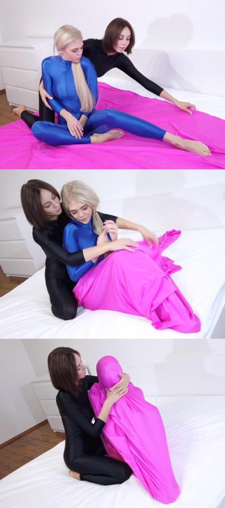 Two Girls and Pink Spandex Cocoon 1——<br>这个系列之前原创区那边受限于供货方要求，价格搞得很贵，让很多朋友们爱而不得。<br>这次直接搬运区用合理的价格让大家好好的爽一爽。<br>买之前仔细甄别一下，买过的就不要再买了，没买过的就狠狠冲吧。<br><br>2——<br>此次更新量大，工作量超标。<br>大家参考预览图肯定能看懂的。所以文案就不哆嗦了，预览15秒也不选了。<br>更新期间造成的刷屏，请大家海涵。<br><br><span style='color:#b0b0b0;'>[隐藏文字，购买后可见]</span>