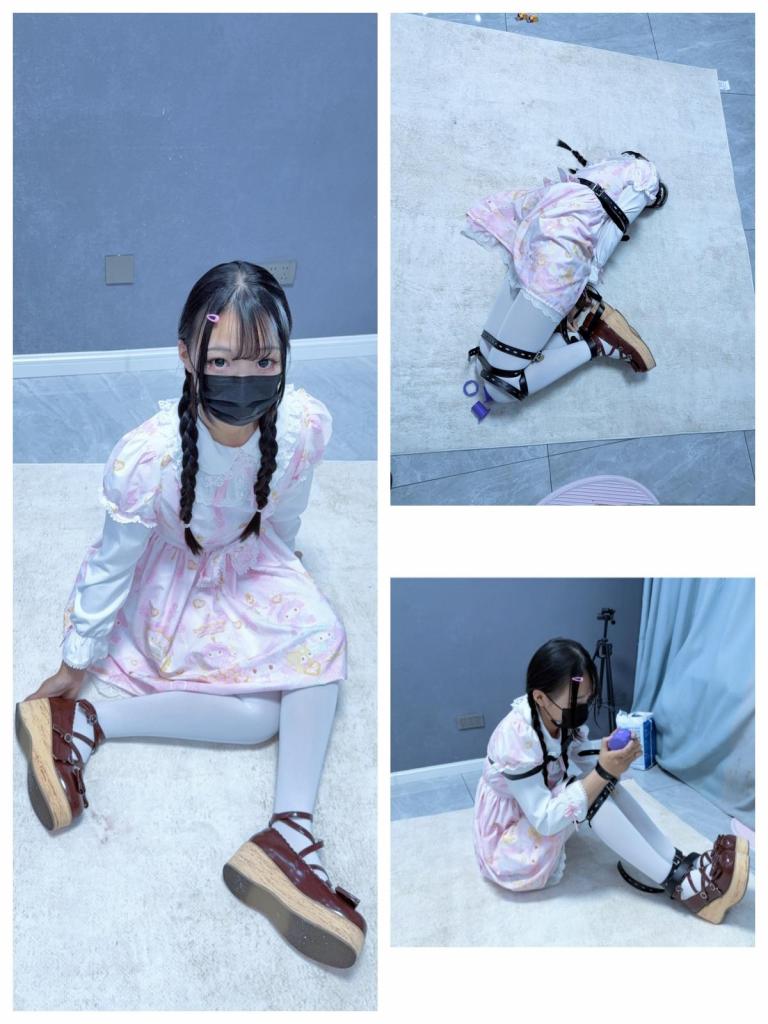 【咕咕1010】lo娘の逃生挑战！萝莉限时逃脱游戏！90秒未解开追加束缚，失败放弃则接受体罚，否则永不解开~【一小时加量不加价】 超级清纯的小萝莉参加脱缚挑战，Lolita 小皮鞋的搭配真是太棒了~双马尾麻花辫也特别清纯！喜欢看挣扎主题的不要错过~<br>首先说一下拘束道具——皮革束缚带 金属锁 随机钥匙盒<br>介绍一下锁盒的原理：锁盒是个4位的密码锁，但是每位都有3/10个位置可以解开。<br>这样尝试的一次正确密码的概率是81/10000=0.81%<br>数学期望上尝试122次打开。<br>但是使用穷举法打开的情况下，概率会成负超几何分布（单次概率越来越低）。从而达到只能凭运气打开的效果。<br>---------------<br>游戏规则如下：<br>手腕脚腕分别用皮革拘束带并上锁，把钥匙放在锁盒中。随机将锁盒丢到房间内任意一个角落，妹子需要移动到锁盒处捡起锁盒，然后尝试开锁，拿到钥匙并自救。限时90秒，如果失败，则追加2条皮带的束缚。<br>第一局：手腕反绑、脚腕并拢。<br>第二局：模特用了求饶机会，将手腕改为正绑，除脚腕外、大腿小腿分别追加一条皮带并上锁。<br>第三局：追加上半身大臂的拘束并上锁。<br>第四局：两次求饶机会用光，手腕恢复反绑，并追加双皮带横竖各一条十字束缚手腕。同时，大小腿用一个长皮带束缚在一起让腿无法伸直，呈折腿并拢驷马状上锁。<br>第五局：因为第四局挣脱了折腿束缚，所以追加驷马束缚，用一根皮带连接手脚。<br>最后的驷马躜蹄超级色，妹子为了挣扎小腹挺出，侧身仰头，俨然是极限驷马的风味~不过只是普通驷马，妹子挣扎的动态特别特别棒。<br>---------<br>赠送内容：<br>1.上半身普通日式 小腿16道以上绳子并腿束缚 鞋面脚掌并拢束缚过程。<br>2.在1的姿势下折返跳（原计划50次，因为高层 时间太晚的原因，蹦跳太过扰民，跳几下就不敢让妹子跳了，遂免费赠送。）<br>惩罚环节下部出。<br>------------<br>时长：1小时<br>服装：lolita小裙子、小皮鞋、白丝连裤袜、双马尾<br>---------------------<br><span style='color:#b0b0b0;'>[隐藏文字，购买后可见]</span><br>定拍、妹子体验应聘QQ3135427957 X：@bondageBAI<br>鸣谢：X@LineS2233 提供了随机钥匙盒，他还有很多自缚相关的小道具。<br>
