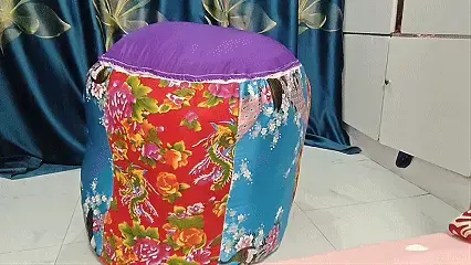 制作棉墩墩 本主喜欢棉被.各种玩法欢迎定拍qq3964504470奴戴上棉头套大字型绑在床上半天.女主回来后不但没释放奴还把奴制作成了棉墩墩
