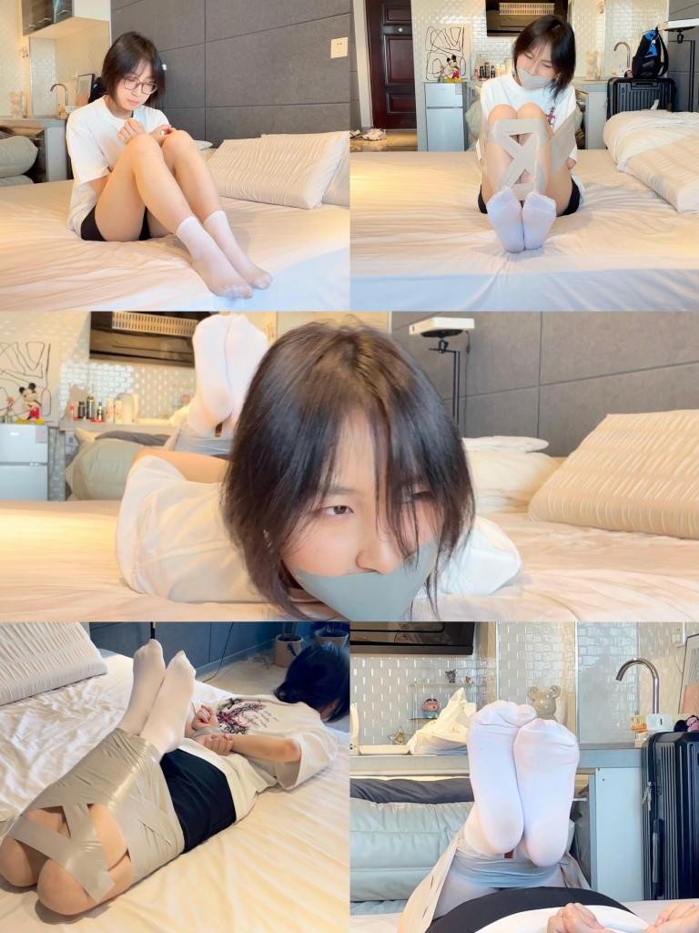 【缚艺录】【DDL-525】【小媛】白袜驷马与胶带封嘴~ 1.周更视频，致力于拍摄gagpara的风格，【缚艺录】老观众懂得都懂~<br>2.接长期定拍，价格优惠，非诚勿扰，加好友备注来意，《缚艺录》QQ：2143175428，vx：WksAPTX<br>3.倡导绿色、健康的亚文化，不接受裸露X器官，大尺度等，色情勿扰！只接受正常绳艺，以及绳艺娱乐方面的内容；部分模特出于隐私考虑，不出镜。<br>4.压缩包密码：fuyilu123<br>5.祝各位同好，身体健康，生活美满<br>6.本工作室的视频，只在特定网站存在，不要乱发，已发现盗版网站、私人在公众网络平台，发布原创内容的片段、图片，如果涉及到模特本人，造成大众传播影响，后果自负<br>7.尊重小圈文化，尊重原创作者，若有大众平台乱发者，一经发现，立刻举报封号！招陕西地区的，兼职女模特，有意滴滴，只做绿色的捆绑与游戏体验，无色情~