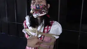 ひかる 被紧缚捆绑的多重封嘴的丝袜美女，又被勒紧股绳折磨，用手指隔着衣服摩擦胸部就颤抖的敏感身体，被股绳勒的湿润，又被开腿绑到床上放入玩具打开的一瞬间痉挛，敏感的美女被调教折磨<br>番号：<span style='color:#b0b0b0;'>[隐藏文字，购买后可见]</span>