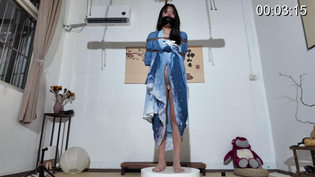 汉服吊缚+秒潮+c喷 小怡第一次尝试汉服 秒潮的吊缚捆绑  视频解压密码 ：【auntgzs】