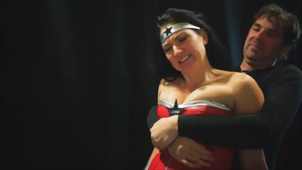 “Liberty Star: Awakening” from Alex David our super heroine Liberty is having nightmares about the sex tape that was made of her. The cops and the criminals no longer take her seriously as a hero, so she seeks guidance from a therapisㅅ
