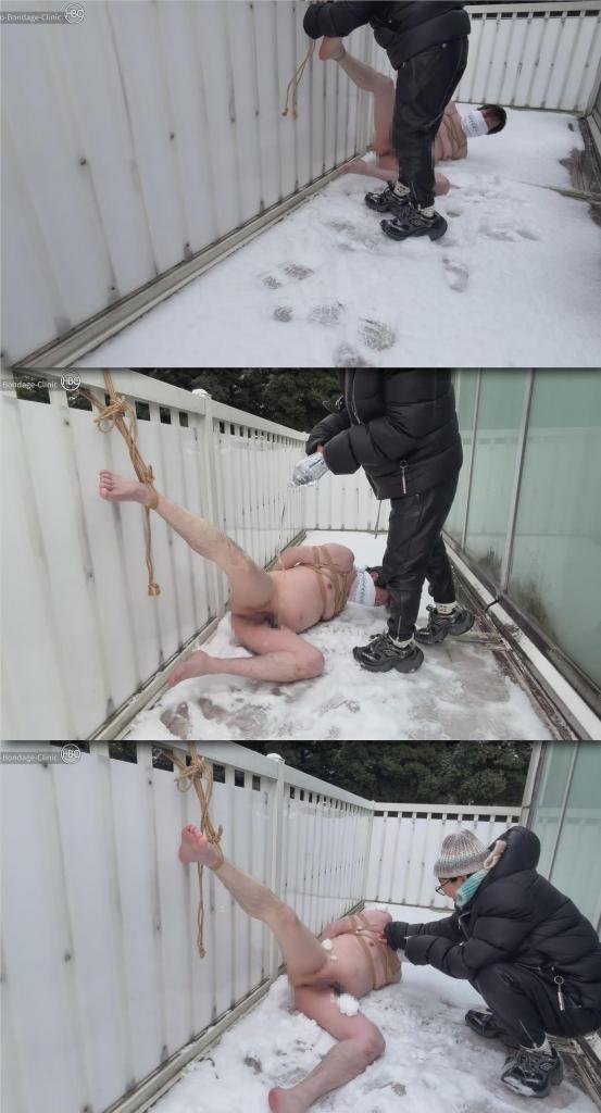 Snow Bondage 片名：Snow Bondage<br><br>这个是男M片，请喜欢此类的朋友购买，谢谢<br><br>One day the snow piled up on my balcony, and I immediately thought, “We have to use this.” So I called over my orgasm-controlled maso boy.<br>He was already tightly bound with his hands behind his back before I brought him out to the balcony. I led him onto the snow and had him lie down, then secured one leg to the balcony and fence so he couldn’t escape.<br>The limit was roughly one cigarette. I researched beforehand how long would minimize physical risk, then lit it.<br>Thinking he might be cold, I teased his nipples lightly with the cigarette. Considerate, right?<br>When it burned down, I extinguished it against his testicles.<br>Then, as a final bonus, I poured a full bottle of cold water over his already freezing body to intensify the sensation.<br>Snow. Restraint. Cold. Endurance.<br>A simple combination, but extremely powerful.<br>As always, the exposure time was researched in advance, and everything was done with consent and safety considerations.<br>Not something amateurs should attempt casually.<br>Shot on a fixed camera, capturing the entire scene.<br>A winter-only tension you can feel from start to finish.<br><br>有一天，雪堆在了我的阳台上，我立刻想到，“我们得利用这一点。”于是，我唤来了我的高潮控制型男仆。<br>在我把他带到阳台之前，他的双手已经被紧紧地反绑在背后。我领着他走到雪地上，让他躺下，然后把他的其中一条腿固定在阳台和围栏上，这样他就无法逃脱了。<br>我的极限大约是一根烟。我事先研究过多长时间能将身体风险降至最低，然后点燃了它。<br>考虑到他可能觉得冷，我用香烟轻轻地挑逗他的乳头。很体贴，对吧？<br>当它烧起来时，我扑灭了它，但烧到了他的睾丸。<br>然后，作为最后的奖励，我把一瓶冷水全部倒在他已经冻僵的身体上，以增强那种感觉。<br>雪。克制。寒冷。耐力。<br>一个简单的组合，却极其强大。<br>一如既往，我们提前研究了暴露时间，并在征得同意和考虑安全因素的前提下进行了所有操作。<br>这不是业余爱好者可以随意尝试的事情。<br>使用固定摄像机拍摄，捕捉整个场景。<br>从头到尾都能感受到的冬季独有的紧张感。