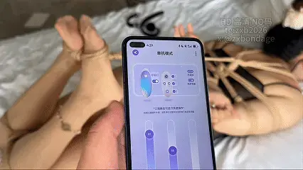 『zxbondage』《女S高潮上瘾篇（3）驷马啵啵贝放置 TK 秒潮神器强高》40 喜欢的点个关注 持续更新中！<br>定拍联系: tg:@zxb2026 或者x：@zxbondage<br>------------------------------------------------<br>关注tg: @zxb2026 <br>------------------------------------------------<br>模特：菁菁<br>我感觉又一个即将被啵啵贝征服的女S出现了，玩了一次之后还想玩，但是又很菜，失控模式一开就GG，换一个秒潮神器试一试。<br>------------------------------------------------<br>关注tg: @zxb2026 <br>------------------------------------------------