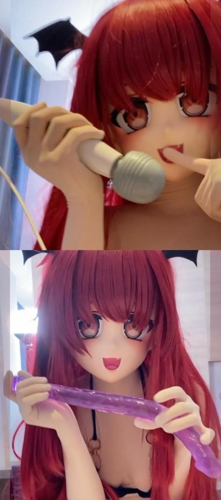 【20260629】大圖書館的私密泳裝貼貼/六月份着ぐるみ動画2/kigurumi video 2 「パチュリー様、これ……私とパチュリー様を繋いでるんですよ♡」<br><br>小悪魔が腰を動かすたびに、まったく同じ振動と快感がパチュリー様へとダイレクトに伝わっていきます。 ツンデレな悲鳴と小悪魔の甘い吐息が混ざり合い、同時に果ててしまうシンクロ絶頂の瞬間...<br><br><br><br>「帕秋莉大人，這根東西……讓我們兩個人連在一起了呢♡」<br><br>隨著小惡魔每一次擺動腰肢，同樣的震動與快感也毫無保留地傳導過去。 傲嬌的喘息聲與小惡魔的甜美笑聲交織在一起，兩人同時迎來頂點的失神姿態...<br><br> ♥ :;;;: ♥ :;;;: ♥ :;;;: ♥ :;;;: ♥ :;;;: ♥ :;;;: ♥ :;;;:<br><br><span style='color:#b0b0b0;'>[隐藏文字，购买后可见]</span>