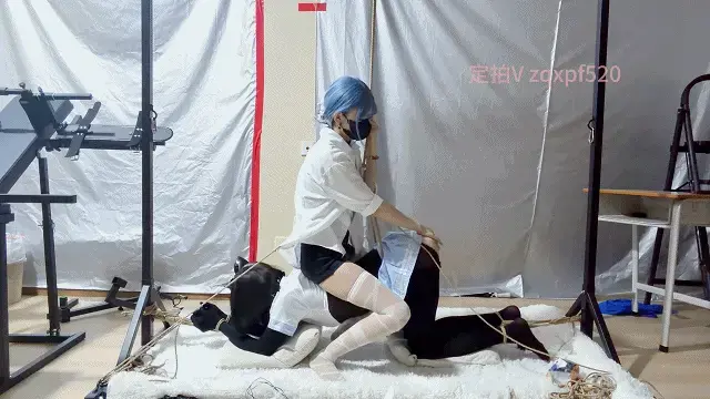 纪实小狗四爱训练 帮粉丝女装之后顺便开发一下后庭的记录贴<br>雪儿坐标天津，经常出去玩，可以偶遇<br>夕颜坐标天津，周边可巡游，双偏M<br>舞蹈生汐汐已经返校，喜欢一字马，极限捆绑的可以定拍啦<br>工作室长期招聘素人女生，女绳模。提供拍摄绳模服务，女M陪玩，提供线下，线上课，约绳体验，约绳模练绳体验，拍照服务。<br>然后日常可以找雪儿聊天，提建议，说出自己的期待哦~防失联V在工作室首页{平时不咋回复的}，百度网盘的更高清，下载后先解压，然后改后缀为MP4，解压密码xueer<br><br>推：@juanjuan020309（之前的被封了，榨汁现在发布了了）定拍，服装赞助，原味，体验课，约绳请＋Q3935057822（小号qq被封） 工作室V:zqxpf520