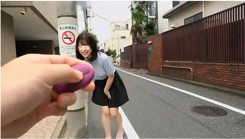 リモバイ仕込んで焦らし続けたらとんでもなく発情してしまう10名の末路！はやく、はやく入れてください！！欲しくてたまらないの！！！【配信限定vol.1】 通过插入遥控器让她们散步，于快感与羞耻之间游走，女人们的私处渐渐变得湿黏。她们渴望快点进入，想要被彻底玩弄。全身成为性感带的猥亵之躯，一心只想满足自己的欲而疯狂躁动<br>番号：<span style='color:#b0b0b0;'>[隐藏文字，购买后可见]</span>