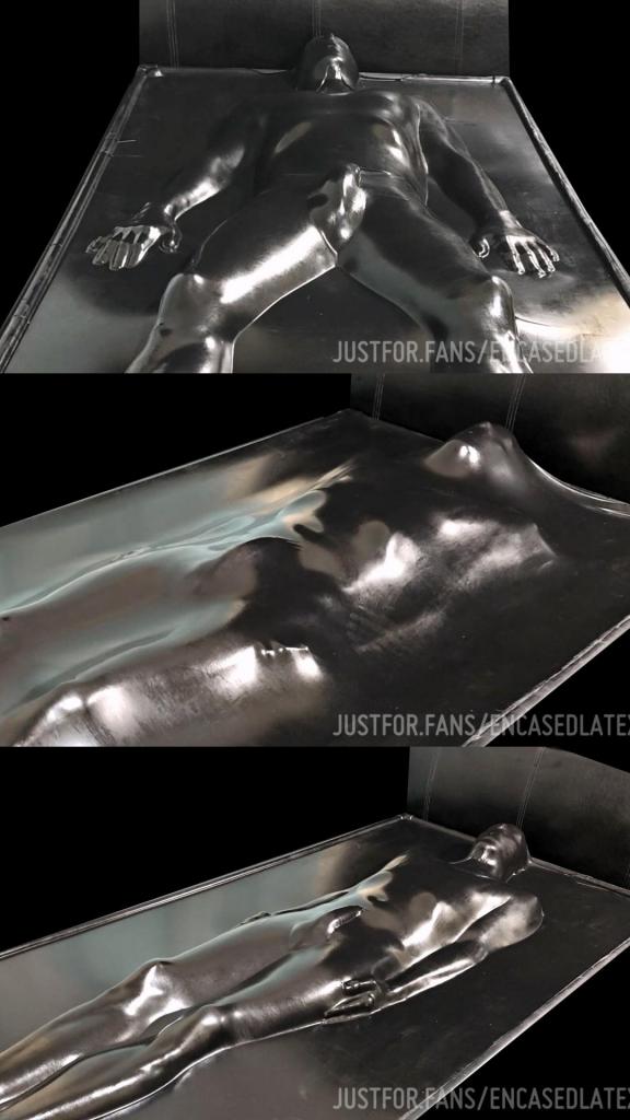 He is being sealed intermittently in a vacbed on a timer. He climaxes multiple times whilst inside a 出自:encased<br>He is being sealed intermittently in a vacbed on a timer. He climaxes multiple times whilst inside as the timer lets him free briefly, only to be quickly sealed again...<br>他被间歇性地密封在一个真空床上。他在里面多次达到高潮，因为计时器让他短暂地释放，但很快又被封起来了。..