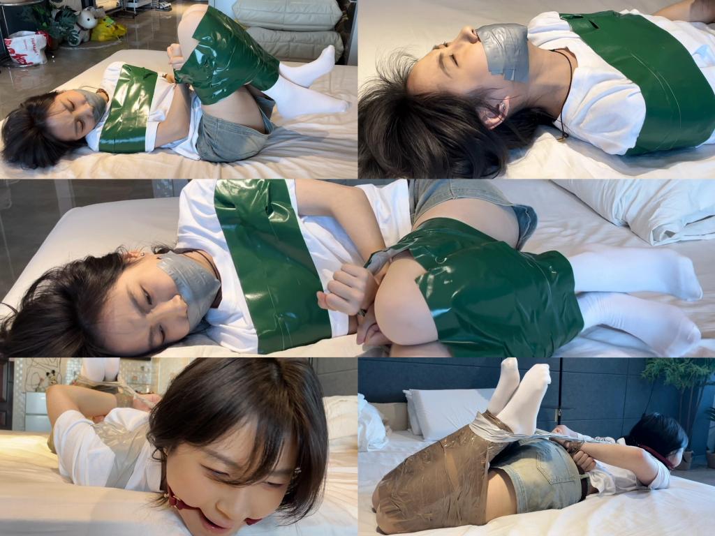[默示录] Fuyilu DDL-537: Xiaoyuan in White Socks and Tape Xiaoyuan wears white socks and experiences tape, gagging, and hogtie restraint in a non-explicit rope-art production. QQ: 2143175428; WeChat WksAPTX.