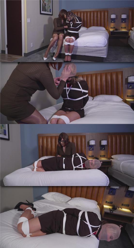 Jodie in Her Retro Business Suit Gets Some Help with Self Bondage 片名：Jodie in Her Retro Business Suit Gets Some Help with Self Bondage<br><br>这个是伪娘片，谢谢<br><br>CD Jodie is looking sexy in her retro brown business suit, getting ready to do some self bondage in her hotel room. She starts by putting a pair of panties in her mouth and adding a rubber strap as an over the mouth (OTM) gag. Then we see her fully tied up on the bed - she has great bondage skills!<br>Jodie enjoys the sensation of being tied up and then after a couple minutes the hotel manager, Sandra, barges into her room, bringing her some extra towels, though it turns out Sandra has come to the wrong room by accident. Sandra isn't very fazed to see Jodie tied up and gagged, and after making sure that she wasn't robbed or anything, she asks Jodie if she needs some help finishing up her self bondage. Jodie can't say much anyway, but nods her head as Sandra secures a tight waist rope on the sexy CD.<br>Then Sandra uses the Hitachi vibrator on Jodie for a moment and we the sexy pantyhose that she's wearing under her skirt with no panties. Sandra then has Jodie lie down on the bed as she puts her in a hogtie. Then Sandra explains that she has to go back on her shift but that she'll come check on her in the morning. Jodie is so helpless that she can't say anything intelligible as Sandra gets ready to leave. Jodie suddenly realizes that she's going to be tied up for a lot longer than she expected!<br><br>CD 乔迪身着复古棕色商务套装，显得格外性感，正准备在酒店房间里进行自我束缚。她首先将一条内裤放入口中，并在嘴上套上一条橡胶带作为口封（OTM）。随后，我们看到她被完全束缚在床上——她的束缚技巧真是了得！<br>乔迪（Jodie）喜欢被捆绑的感觉，几分钟后，酒店经理桑德拉（Sandra）闯进她的房间，给她送来了一些额外的毛巾，尽管事实证明桑德拉是误入她的房间。桑德拉看到乔迪被捆绑着并塞着嘴，并不感到惊讶，在确认她没有被抢劫或其他什么之后，她问乔迪是否需要帮助来完成她的自我束缚。乔迪反正也说不了什么，只是在桑德拉用一条紧腰绳绑在性感CD上时点了点头。<br>然后桑德拉用日立震动器在乔迪身上玩了一会儿，我们注意到她穿着性感的连裤袜，还穿在裙子下面，没有穿内裤。桑德拉让乔迪躺在床上，然后把她绑了起来。桑德拉解释说她得回去上班了，但早上会来看她。乔迪无助至极，在桑德拉准备离开时，她什么也说不出来。乔迪突然意识到，她被绑住的时间会比她预想的要长得多！