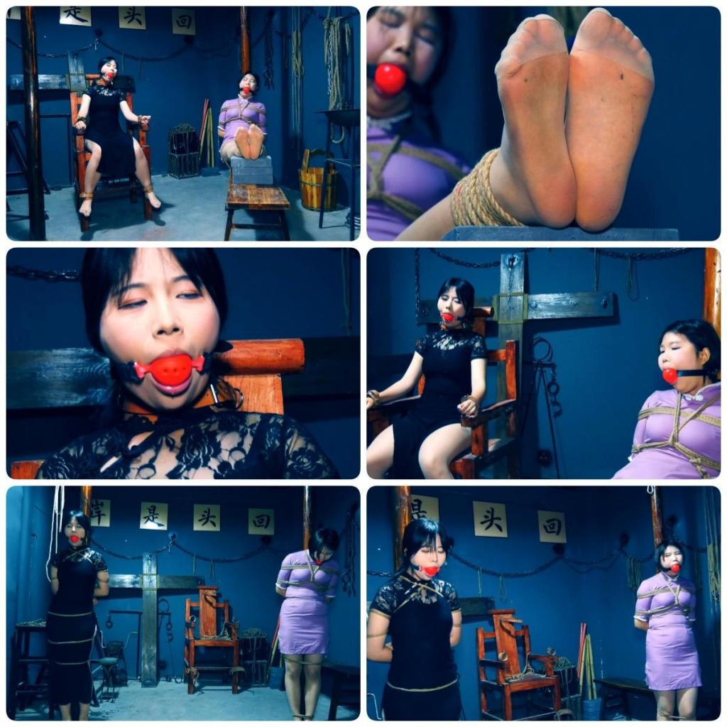 两M体验老虎凳审讯椅 两姐妹爱好女烈，来女烈基地体验女烈，基地工作人员把她们戴上口球脱掉鞋子，一个绑在电击椅上电击，一个绑在老虎凳上折磨，两个人被折磨的非常痛苦。然后把她们捆绑在柱子上站立，长时间站立动弹不得让她们非常难受。<br>另外招聘模特，喜欢做模特拍片可以联系我们，定拍QQ342642509