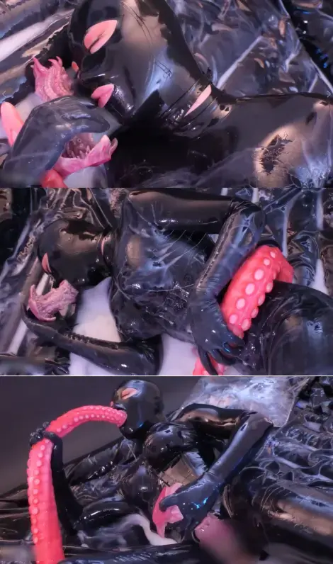 Latex suit Semen CreamPie Bath Part2 <span style='color:#b0b0b0;'>[隐藏文字，购买后可见]</span><br>乳胶衣×1.2米大触手白浊产卵<br>乳胶、紧身衣、全包头套、伪娘、乳胶紧身衣、假阳具、触手、白浊、自嗨、产卵