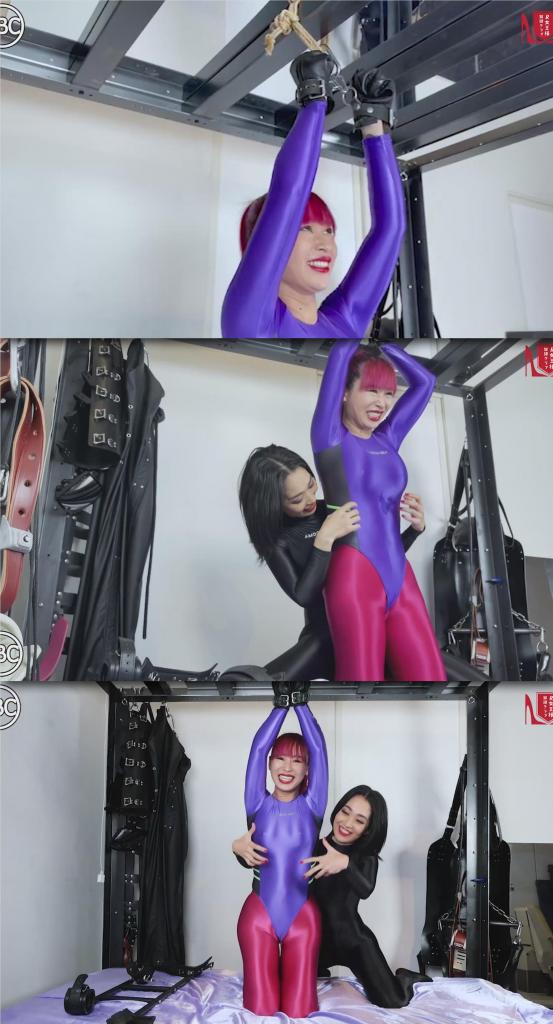 HBC x Domina R; Tickle Fun With Shiny Suits! 片名：HBC x Domina R; Tickle Fun With Shiny Suits!<br><br>这个是女M片，请喜欢此类的朋友购买，谢谢<br><br>Hinako collabs with her friend, R, to fulfill a long standing request for a tickle video such as this.<br>This series is actually a trilogy! Look forward to the each new episode on Saturday nights (Japan time) ????<br>The girls are both wearing Leohex and Amoresy shiny suits, making their entire bodies ultra sensitive????<br>Hinako, tied with her armpits exposed, let's out horrendous screams as she is tickled mercilessly all over her body!!<br><br>Hinako与她的朋友R合作，满足了一个长期以来的请求，制作了这样一个挠痒视频。<br>这个系列实际上是一个三部曲！期待每周六晚（日本时间）的每一集更新吗？？？？<br>这两个女孩都穿着Leohex和Amoresy品牌的闪亮套装，让她们的全身都显得格外敏感？？？？<br>希奈子，双臂被绑着，腋窝裸露，当她全身被无情地挠痒时，发出了可怕的尖叫声！！