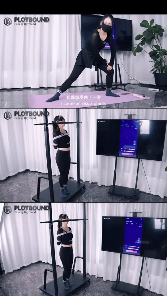 【PlotBound】Hardness Bondage Fitness（第一集）:硬核强制踮脚训练（钢管卡嘴/G钩/电击胸垫） 如果喜欢我的作品，可以点击上方头像位置的“关注我”，以便及时收到每一次的更新提醒。<br><br>时长：00:32:03<br>大小：1.5G<br>分辨率：1080p<br>字幕：中文语音 中英文双语字幕<br><br><br>本期剧情简介：<br>在快节奏的都市生活里，压力总是如影随形，日常琐事常常让人身心俱疲。我缓解疲惫的方式是健身，但普通健身房对我来说不太合适——在精神倦怠的时候，真的很难主动坚持锻炼。不过很幸运，我偶然发现了一家特别的私人健身会所，叫Bondage Fitness Studio。<br>和普通健身房比起来，这里完全没有那些常见的健身器械，所有的健身项目和设备都是教练专门设计的。而且在这里，锻炼的不只是身体，更能磨砺心灵和意志。健身方式也很特别，我不用靠自己硬撑着坚持，因为教练设计的项目一旦开始，就只能一路完成到底。<br>这这套看似普通的健身服，藏着不少小心机呢——裤子是前后都有拉链的开档设计。按照今天的训练要求，我得在运动文胸里换上一块带特殊功能的胸垫。教练只透露了训练核心是靠踮脚来打磨小腿肌肉的耐力，具体怎么练还没说，但我心里有数：一旦开始，就没有退路了，因为到时候根本由不得我停下，只能咬牙完成。为了让等下的训练别太痛苦，我打算先把电击功能打开，提前适应一下<br><br><br>本期内容概要：<br>训练设计：一根钢管在面部前方，需要张开嘴深深的咬住钢管。之后，另一根钢管卡在脑后。这样就形成了张开嘴巴被两根钢管紧紧卡住的姿势，整个头部将完全不能移动。同时，钢管的高度调整到必须踮脚的高度，这样被训练者就必须使用保持用力踮脚的姿势，否则全身的重量将压在嘴巴上。另外，被训练着的双臂将被反折在背后，并被一根约束带紧紧的固定住，完全无法动弹。这样身体就完全无法凭借双手来借力，只能依靠踮脚来支撑。同时，预先放好的特殊胸垫将持续释放电击。另外，一个金属钩子钩住被训练者的后门，让被训练者必须保持提臀的状态。 并且训练的后半段，还会提高电击的档位，来提高被训练者的承受力。<br>训练目标：本次训练是为了让被训练着在完全无法脱离，无法偷懒，甚至连嘴巴都被卡住，无法开口求饶的情况下，只能坚持踮脚，以便锻炼小腿肌肉和脚部的耐力。同时，长时间的这种姿势，会同时对踮脚所用到的小腿和脚部肌肉，以及被紧紧的反折束缚在背后的手臂，以及后面的钩子和被电击的部位，同时带来巨大的痛苦。这种情况下，被训练者的大脑会逐渐降低思考功能的使用强度，转而专注于个人的感受来适应痛苦。间接的起到消除长期处于高压环境下的大脑运转所带来的精神疲惫的作用。<br><br><br><br>PlotBound专注于捆绑及拘束主题的精细化剧情片创作，我们会用心去刻画每一部剧情和每一个角色，给你最好的代入感。<br>更多作品请在站内搜索PlotBound