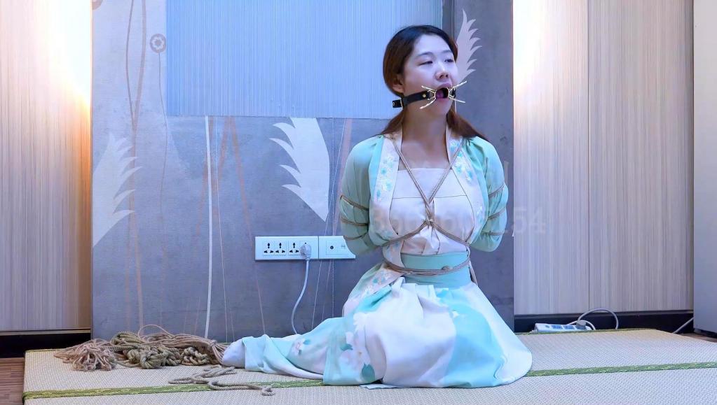 小杨汉服五花 百度下载解压密码：zjsy,子衿工作室向全国绳艺爱好者提供：体验捆绑绳模服务、绳艺作品销售、作品定制、视频网调、原味等，另外本店招募绳模，。<br>订拍请联系QQ：3663605154