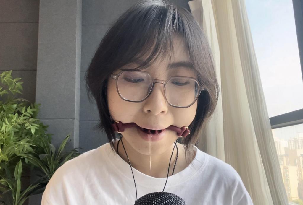 【缚艺录】【DDL-539】【小媛ASMR】口球助眠下~ 1.周更视频，致力于拍摄gagpara的风格，【缚艺录】老观众懂得都懂~<br>2.接长期定拍，价格优惠，非诚勿扰，加好友备注来意，《缚艺录》QQ：2143175428，vx：WksAPTX<br>3.倡导绿色、健康的亚文化，不接受裸露X器官，大尺度等，色情勿扰！只接受正常绳艺，以及绳艺娱乐方面的内容；部分模特出于隐私考虑，不出镜。<br>4.压缩包密码：fuyilu123<br>5.祝各位同好，身体健康，生活美满<br>6.本工作室的视频，只在特定网站存在，不要乱发，已发现盗版网站、私人在公众网络平台，发布原创内容的片段、图片，如果涉及到模特本人，造成大众传播影响，后果自负<br>7.尊重小圈文化，尊重原创作者，若有大众平台乱发者，一经发现，立刻举报封号！招陕西地区的，兼职女模特，有意滴滴，只做绿色的捆绑与游戏体验，无色情~