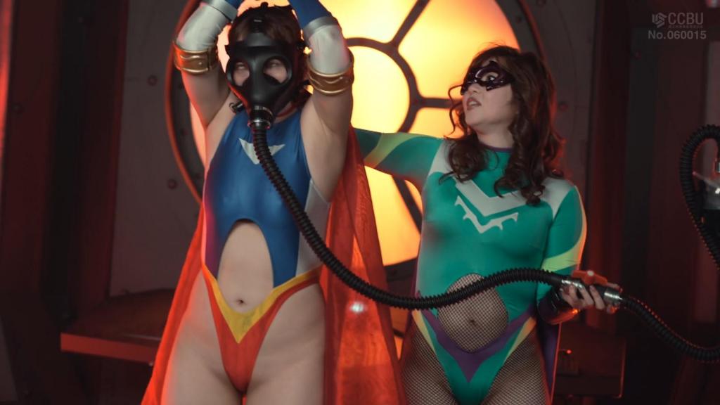 スパンデクサー暗黒堕ち スパンデクサー・ダークエンジェル 紧身衣女侠科斯莫·安琪儿和她的家人原本的母星被宿敌佐拉入侵，被迫移居地球。科斯莫·安琪儿宇宙天使守护着地球，抵御外星入侵者，维护着地球的和平。在此期间，女战士与一位人类女子结缘，并开始同居生活。一天，佐拉再次出现在地球，意图夺取紧身衣女侠家族的一切。科斯莫·安琪儿英勇奋战，但最终战败，饱受磨难。然而，女英雄却浑然不知，自己那不屈不挠的精神最终将导致最糟糕的结局。[坏结局]<span style='color:#b0b0b0;'>[隐藏文字，购买后可见]</span> 出演女優 白崎水麗 監督特異点心<br>スパンデクサー・コスモエンジェルとその一族は宿敵ゾラの侵略により母星を奪われ、地球で暮らしていた。コスモエンジェルは地球を侵略する宇宙人から平和を守っていた。そんな中で地球人の女性と親しくなり、生活を共にしていた。ある日ゾラが地球に現れる。スパンデクサー一族の全てを奪う為に。コスモエンジェルは善戦するも敗北し、数々の苦しみに耐えた。しかし、その不屈の精神が最悪の結末を迎える事を彼女は知らなかった。[BAD END]Spandexer Dark Fall: Spandexer Dark Angel