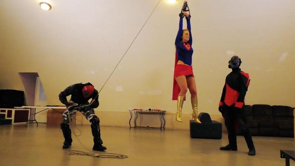 Rapture | Death to Supergirl Supergirl battles the villains, during which the villains use an unknown gas on her. Affected by the gas, the superheroine loses her powers and becomes completely at the villains' mercy.