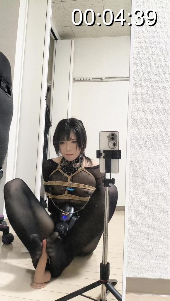 男娘小盾雌堕训练日记 持了个盾原创 小男娘小盾开始自己的雌堕训练计划 从口交足交 再到耐力训练 狠狠的被榨汁 作为一名合格的雌堕男娘 必须要时刻认知自己是母狗的身份 口交训练时 假阳具固定在镜子上 这样母狗小盾对着镜子里的自己口交训练 时时刻刻牢记自己是一只下贱的雌堕母狗...目前鸡鸡小的已经连榨汁机都夹不住了 总是脱落..看来下次训练得想想办法才行..