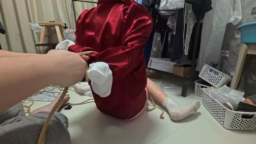 【教程】侧面视角 v型 上二下三后手缚做法 业务咨询联系Q453475236 Q3896695284<br>