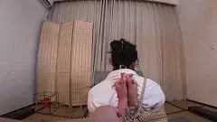 【嗷嗷】【后手观音】【蛇缚】【蒙眼】【堵嘴】嗷嗷耐绑！！！快来定拍呀！ 快来定拍！！！~！先线上定拍 “后” 线下约拍~！<br>——————————————————————————————————————————————<br>不知道捆了多少米，各位快来看看吧！<br><br>经过系统的市场调研考察，现在正式公布报价单！定拍基本报价明码公布，梯度研究后完全合理，为标准行业模板报价，欢迎各位放心购买！（报价公开，谢绝讲价！）<br>——————————————————————————————————————————————<br>1.计价公式＝基本时长报价＋道具服装内容报价＋版权报价（可选择不要）<br><br>基本时长报价（仅绳缚默认价格）：<br><br>500 15分钟<br>600 20分钟 <br>700 25分钟<br>800 30分钟<br><br>道具服装内容报价：咨询客服号后问有无此道具服装没有默认客户购买，特殊需求例如“玩具”“可能的人为损伤”“画质需求”等等会要求加价，咨询后可知详情<br>版权报价：三十分钟以下加500￥拿走，三十分钟以上加800￥拿走。<br><br><br>注：目前做简单剧本为主，若是复杂的建议拆分剧本。（摄像大概告知具体需求即可）<br><br>特此备注：“漏点 涉及入体 淫秽”不拍（严肃），拍过的都能拍，所以不要再来问尺度问题啦~，直接告诉我你要看什么内容先！其它看模特自身情况（正经）<br><br>有任何合理的建议 意见 问题 咨询 欢迎联系QQ客服号↓<br><br>联系方式：q453475236 q3896695284（分流）<br>说明：时长 内容 预算 不闲聊<br>——————————————————————————————————————————————<br><br>2.线下约拍：为防止诸多特殊原因比如嘴炮打着咨询的旗号但并没此意向或口说无凭等，所以我们要筛选人群，该项目仅针对在本工作室有过定拍的客户开放，定拍咨询过后可解锁此服务，先定拍后约拍~！。因此报价不公布，想要详细了解先定拍再沟通~！<br><br>解压码：要么是pzz123456，要么pzz654321 要么就是没设置<br><br>联系方式：Q453475236 Q3896695284