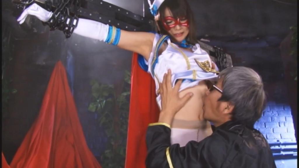 【精翻中文】魔法美少女戦士フォンテーヌ 被神明赐予魔法之力的泽村优香，化身为魔法变身美少女芳丹，一直与企图毁灭世界的恶魔迪亚维尔及其爪牙们战斗。某日，优香在上学途中发现一位被魔物袭击的修女，她避开旁人目光，用魔法粉盒变身成芳丹，凭借巧妙运用斗篷的华丽战斗击败了魔物。当晚，优香做了一个梦——梦中她被从卵中孵出的魔物幼崽们折磨，最终力竭而亡。因挂念梦境而彻夜未眠的芳丹，在上学途中发现一位从未见过的凶猛魔物正在袭击神父。她变身成芳丹投入战斗，然而那个敌人——阿里格尔，是前所未遇的强敌。芳丹虽苦战之下终于将阿里格尔逼入绝境，却在对方占据优势的湿地地带被逐渐逆转，最终被阿里格尔锐利的獠牙逼入绝境。濒死的芳丹听到了神明的声音，想起了面对无法抗衡的强敌时使用的禁忌魔法，然而……[BAD END]<br>神さまから魔法の力を授かった沢村優香は、魔法変身美少女フォンテーヌに変身し世界を滅亡させようとする悪魔デアビルとそのシモベたちと戦い続けてきた。ある時、通学途中の道で魔物に襲われているシスターを見つけた優香は、人の目を忍び魔法のコンパクトでフォンテーヌに変身すると、マントを巧みに使った華麗な戦いで魔物を倒す。その夜、優香は卵から生まれた魔物の子供たちに苦しめられ力尽きる夢を見る。夢が気になり眠れない一夜を過ごしたフォンテーヌは、通学途中に見たこともない凶暴な魔物に襲われている神父さまを見つけ、フォンテーヌに変身して戦うのだが、その敵、アリゲルは、今までに出会ったことのない強敵だった。苦戦しながらもなんとかアリゲルを追い詰めるフォンテーヌ。しかし、アリゲルに有利な湿地帯に入り徐々に逆転されアリゲルの鋭い牙で大ピンチに見舞われてしまうのだった。瀕死のフォンテーヌに神様の声が聞こえ、適わないほどの強敵が現れた時の禁断の魔法を思い出すフォンテーヌだが…[BAD　END]  <br>作品番号<span style='color:#b0b0b0;'>[隐藏文字，购买后可见]</span>分享均为定制精翻，感谢支持