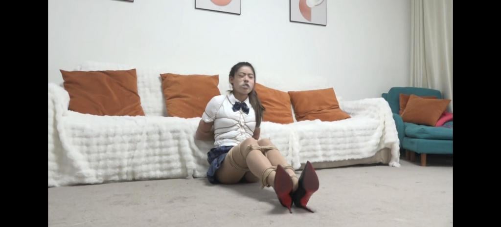 兮兮放置挣扎 很早之前在逍遥定拍的片子