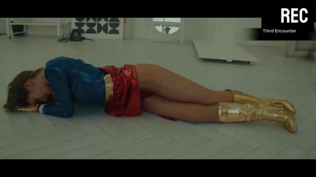 Third Encounter Superheroine defeated by her enemy. <span style='color:#b0b0b0;'>[隐藏文字，购买后可见]</span><br>