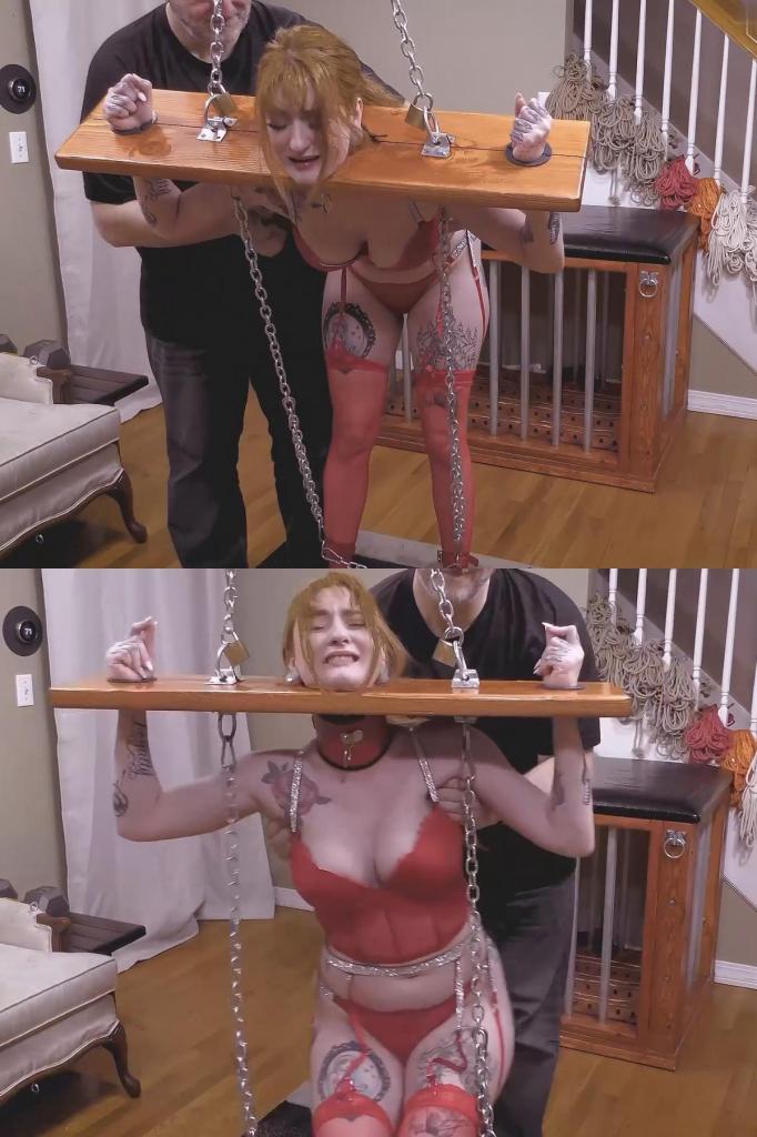 Bella Trix vs. Her Backache 随着时间流逝，她的身体在锁链的束缚下扭动着，双脚也随之变换着位置。她被固定在木制枷锁中，锁链一直延伸到脚踝，而脚踝上的束缚带故意设计得过短。她被迫保持弯腰的姿势，无论什么姿势都不舒服。没过多久，贝拉就开始抗议，但无人理会。在她如此脆弱无助的情况下，很难不被人利用。事实证明，挠痒痒加上轻柔的拍打是转移她注意力的最佳方法。以至于她甚至开始哀求被继续锁起来。看来，今天是贝拉的幸运日。As the minutes passed, her body twisted and feet repositioned within the limits of her chains. Secured in wooden stocks, the chains ran down to her ankle restraints, which were intentionally too short. Compelled to stay bent over, no position was comfortable. It wasn't long before Bella started to protest, but it fell on deaf ears. In her vulnerable state, it was difficult not to take advantage. As it turned out, tickling paired with some light spanking was the perfect distraction. So much so that she even began to beg to be kept locked up. It seemed it was Bella's lucky day.